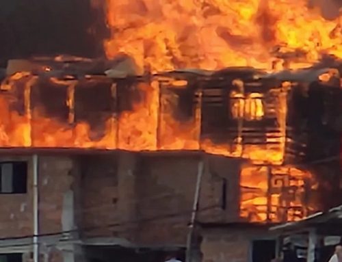 SMP: vecinos denuncian a mujer, que practicaría brujería, por haber quemado sus viviendas